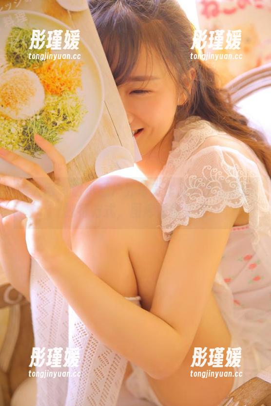 秀人网 - 谢小葱户外写真作为艺术表达的独特方式，图库为你呈现