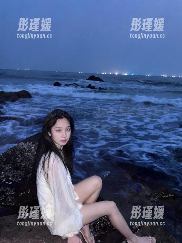 秀人网 - 心动瞬间，观看豆瓣酱兔女郎写真，感受灵动之美