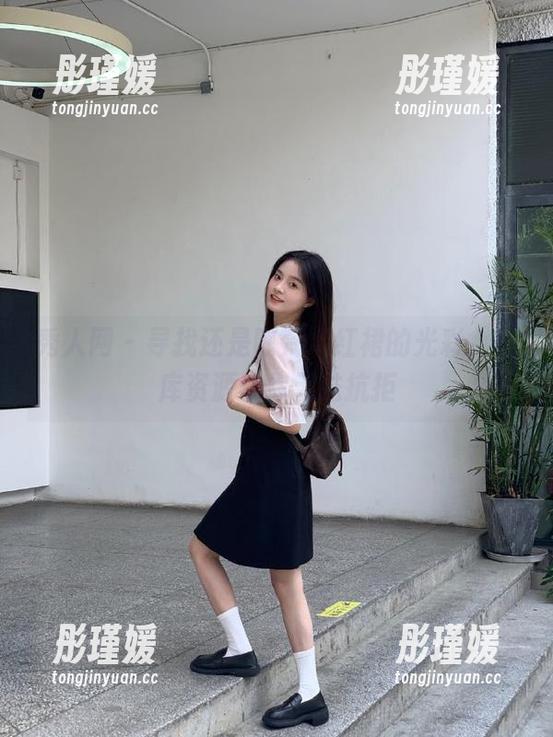 秀人网 - 寻找还是陈梵妮红裙的光彩，图库资源让你无法抗拒