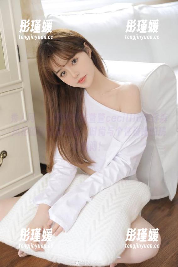 秀人网 - 一同欣赏陆萱萱cecillia牛仔裤风格的新图集更新，时尚与个性碰撞的精彩瞬间！