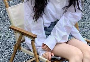 秀人网 – 免费大放送：雨儿酱eve裸足写真合集，尽情欣赏她的自然之美！