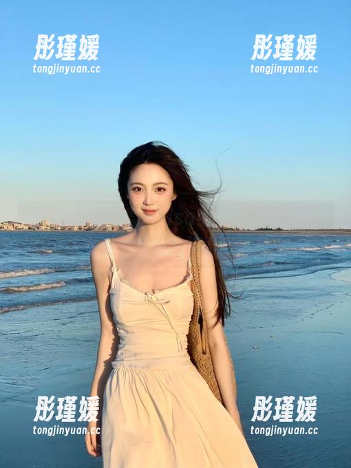 秀人网 - 精选雪瑞Lisa比基尼图包，展示女性之美的独特摄影作品