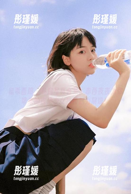 稚乖画册 - 私房写真合集：赤西夜夜为你带来的吉他少女独特魅力展现！