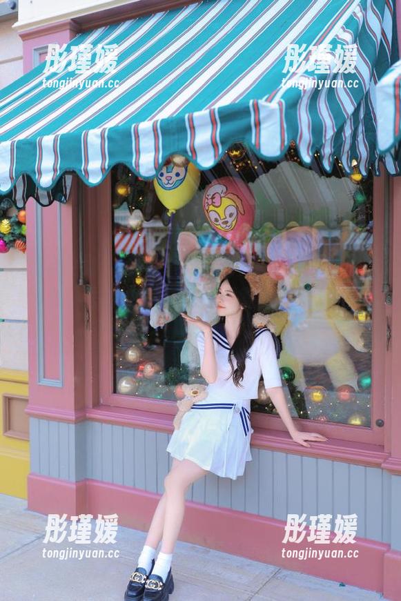 紧急企划 - 观看小奶糕Milky姐姐的写真合集，发现她每一张作品背后的故事与情感。