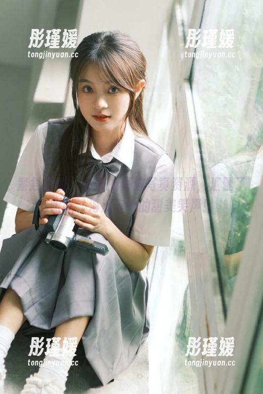 紧急企划 - 小恩的海边写真资源，汇聚了阳光、海浪与她的甜美笑声！