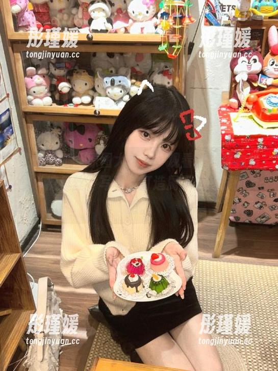 紧急企划 - 原图大放送，观看林书辞独特的“裤里丝”写真，打造属于你的时尚灵感。