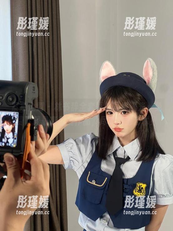 紧急企划 - 林书辞全套眼镜写真曝光，免费下载最高品质作品，尽享视觉艺术！