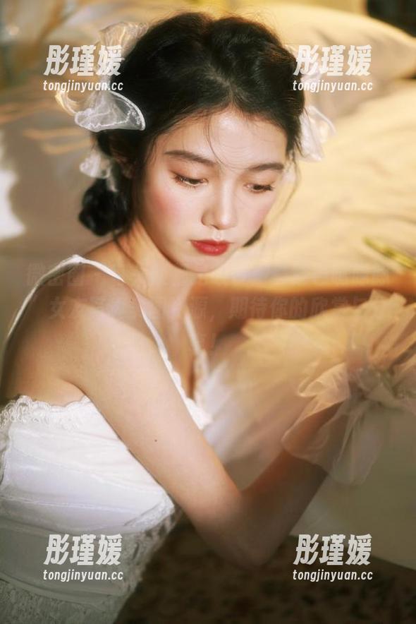 微密圈 - 每一帧都是故事：“紫色哒豚豚”女友写真美图资源，期待你的欣赏与分享！