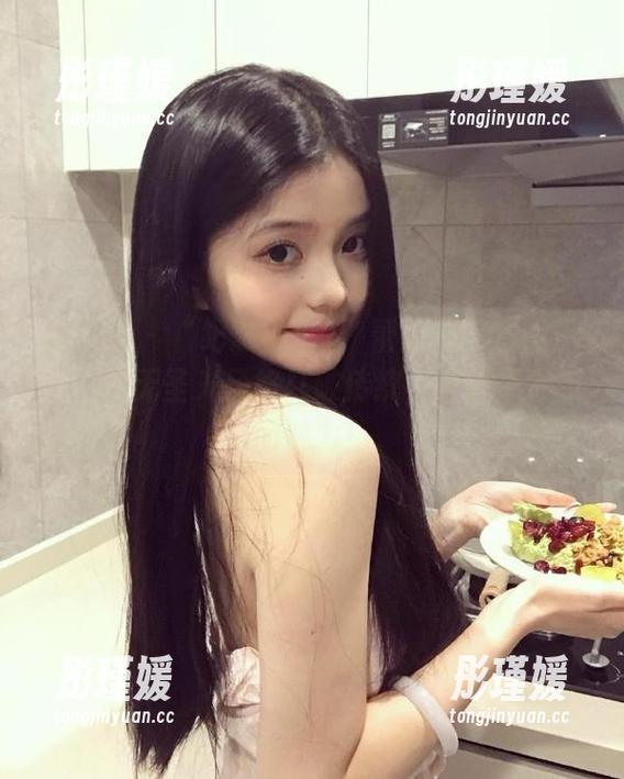 微密圈 - “纪念小小v”蕾丝连体套图上线，用无圣光风格打破传统，尽情释放你的魅力！