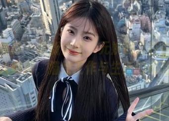 纳丝摄影 – 最新美图：元婉妹儿在办公室的动人瞬间，描绘工作与生活的和谐美感