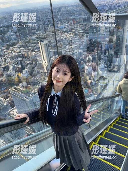 纳丝摄影 - 最新美图：元婉妹儿在办公室的动人瞬间，描绘工作与生活的和谐美感