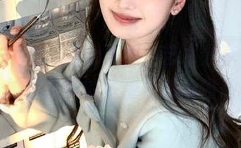 美媛馆 – 最新李七喜黑白艺术分享，探索她作品中的多重情感与内涵