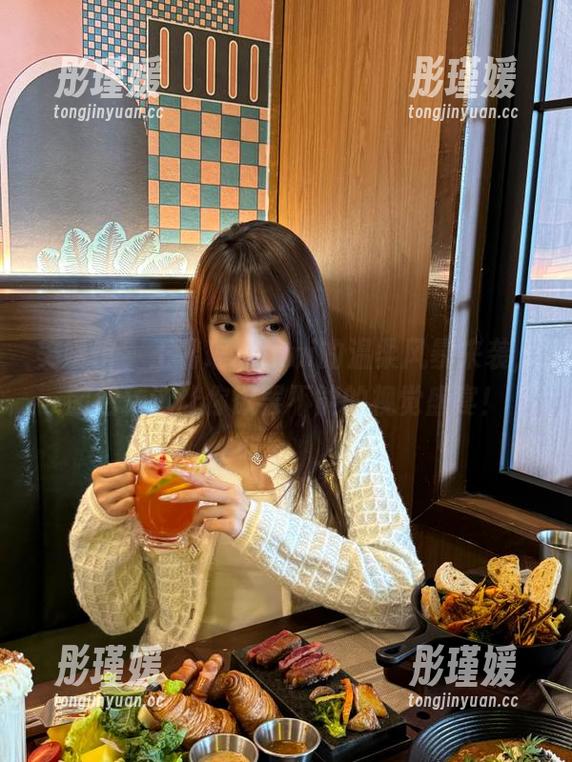 美媛馆 - 王馨瑶yanni的温柔风暴来袭，图包精选让你欲罢不能的视觉盛宴！