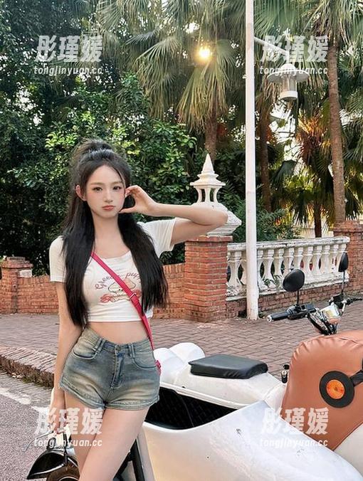 美媛馆 - 免费分享许诺Sabrina白裙写真合集，成就你对美的无限向往，速来了解吧！