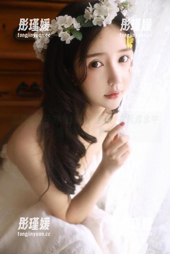 肉扣热热子的私房美学原图：在死库水中徘徊的绝美姿态