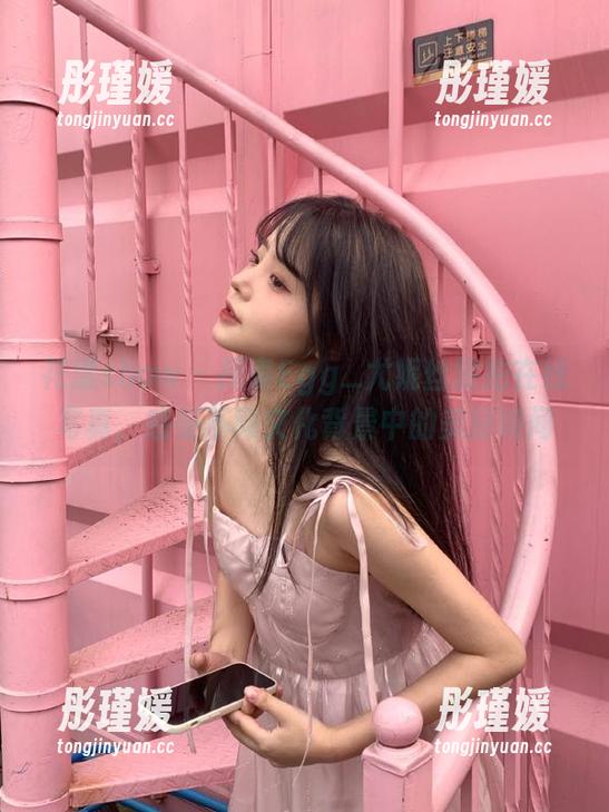 花漾show - 探索Egg_尤妮丝旅拍在线写真，感受不同文化背景中的美丽瞬间
