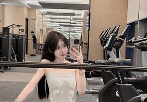 花漾show – 小海臀高清比基尼图集，带你领略最美的夏日风情