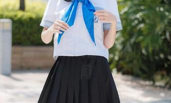 花漾show – “尤妮丝Egg夏日”写真作品原图资源，捕捉夏日光影的每个精彩瞬间