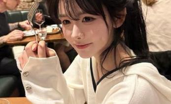 花漾show – 看！方子萱清纯写真集新上线，原图竟有这么多不为人知的瞬间！