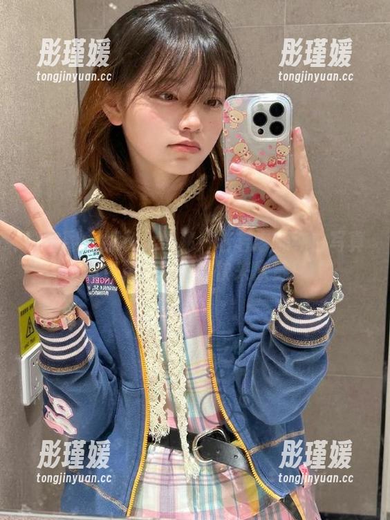 微密圈 - 福利大揭秘！若若老师纯白写真图包重磅发布，快来欣赏！