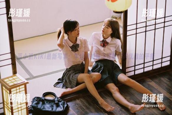 蓝小沂KiKi最新写真：牛仔裤如何演绎随性与优雅的平衡