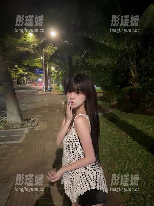 蜜桃社 - 时尚初月最新礼服美图，经典之美与现代风格的完美碰撞！
