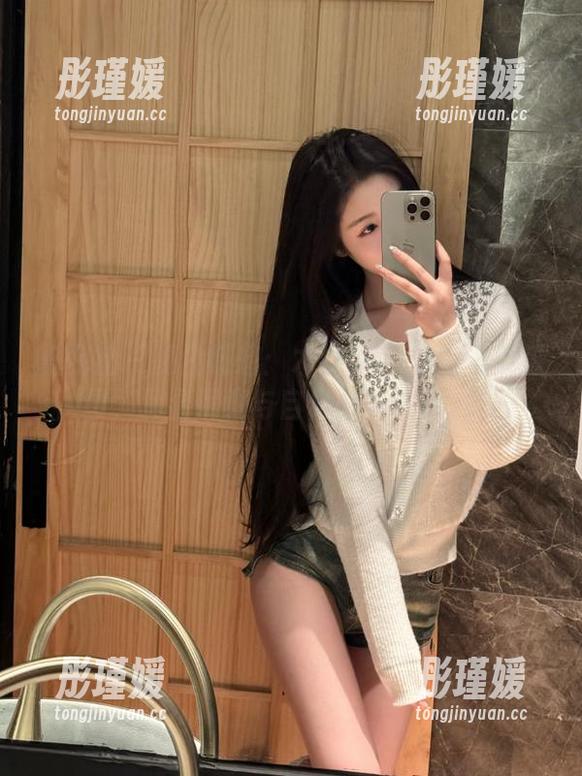 蜜桃社 - 夏日畅想：木楠Nan泳衣写真原图，尽显优雅与自信的高清图片！