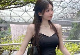 蜜桃社 – 萌美Moemi短裤的高清写真作品，探索青春与自由的完美碰撞