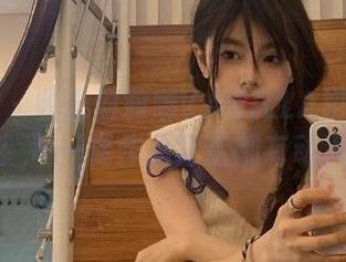 蜜桃社 – 收录韵莉娜VANILLA姐姐的写真全集：每一幅作品背后都有动人的故事