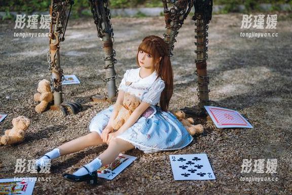 又有新作啦！蠢沫沫黑色写真作品更新，展现独特个性风格