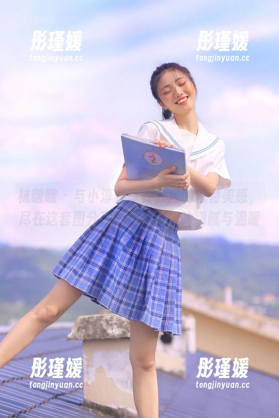 袜啵啵 - 与小淳共享办公室的独特美感，尽在这套图分享中感受生活的细腻与温暖