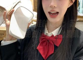 袜啵啵 – 一双运动鞋的逆袭：苏苏最新写真分享，绝对让你笑出腹肌！