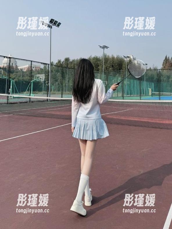 期待已久的袜小喵白丝喵写真，网盘内的质量让人忍不住吐槽一波！