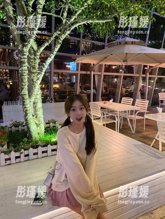 语画界 - 77qiqi秘书的美图攻略：独特图包让你的灵感爆发