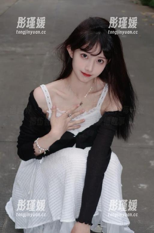 语画界 - 分享顾乔楠的花嫁套图：每一张都仿佛在诉说动人的爱情故事