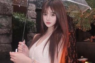 在趴趴捣蛋陌的创作中，光辉自摄呈现惊艳的cos图集体验