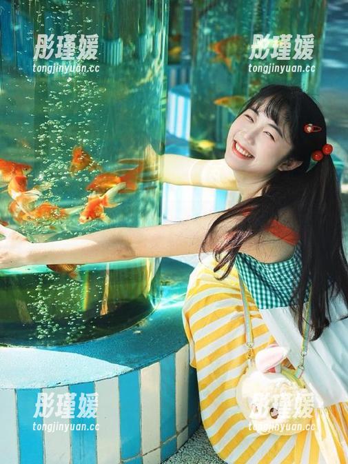 微密圈 - 金希儿黑色镂空写真：独特图库分享带你体验惊艳之美！