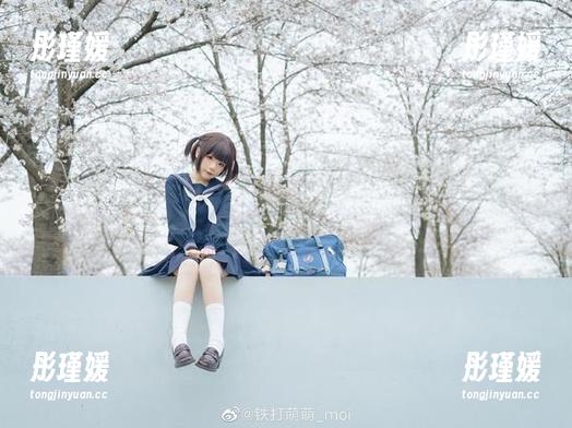 探秘铁打萌萌_moi美脚之美：她最新美图作品带你领略独特魅力