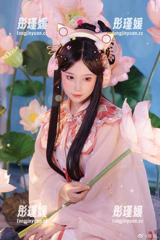 镜酱最新美图集锦，清纯与灵动完美结合让人陶醉！