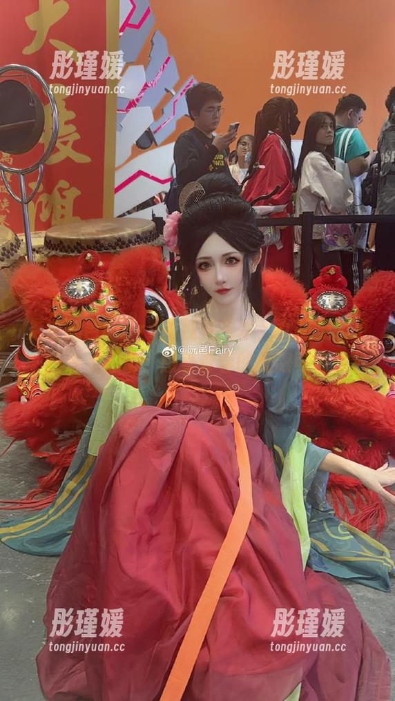 走进阮邑Fairy的视觉艺术，女孩美图更新令人心动，感受青春的无限可能性