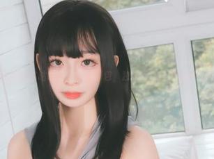 探索陌陌咕咕咕女仆主题图包，独特写真合集全新上线！