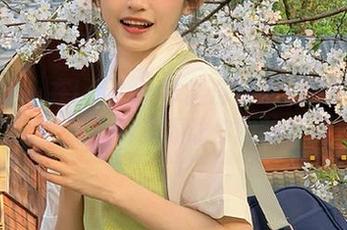 青豆客 – 在Luvian本能浴缸中沉醉：丰富的图片资源让你陶醉