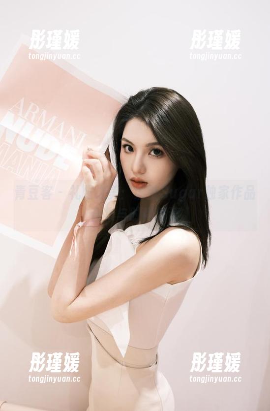青豆客 - 礼服之美：梁莹Sugar独家作品合集与时尚解读