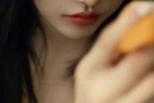 青豆客 – 发现谭晓彤兔女郎的美丽，高清原图与精选套图让你感受绝美艺术之旅