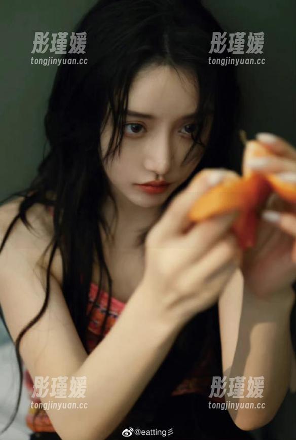 青豆客 - 发现谭晓彤兔女郎的美丽，高清原图与精选套图让你感受绝美艺术之旅