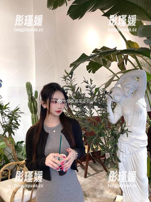 追踪鬼畜瑶在不在w女孩的私拍写真之旅，领略不可思议的美