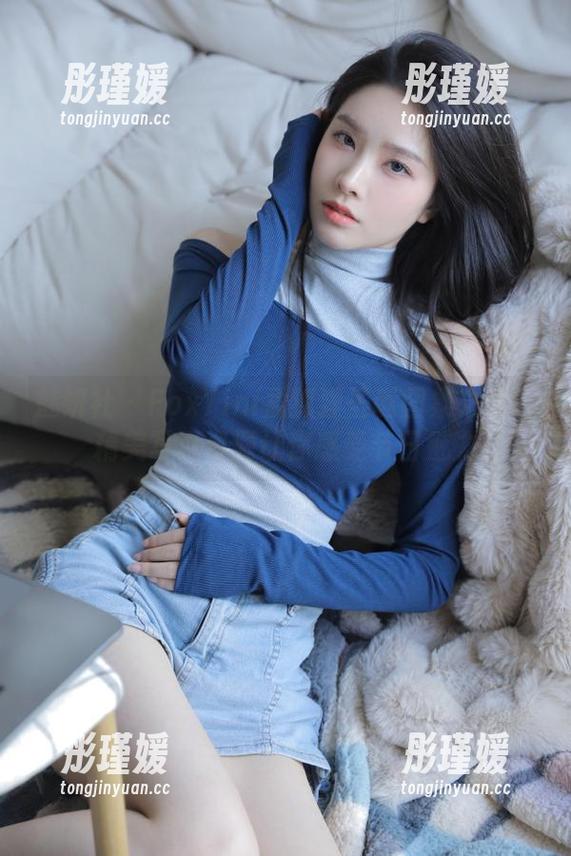 魅妍社 - FoxYini孟狐狸圣诞图集来袭：精美写真资源让你感受节日魅力