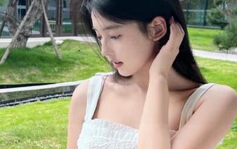 魅妍社 – 王婉悠妹妹写真图包更新上线，细腻展现她的每一个角度，快来一同欣赏这份美丽。