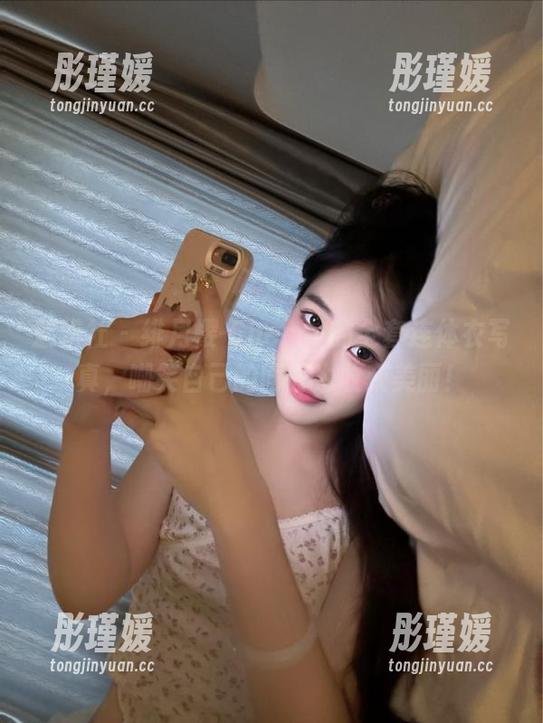 魅妍社 - 绯月樱-Cherry的全套连体衣写真，嘲笑自己的同时也收获美丽！