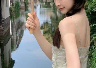 微密圈 – 甜美鹿瑶的温柔写真合集，观看这些治愈系的心动瞬间！